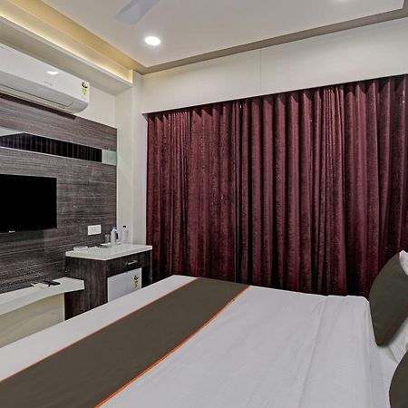 Collection O Alpha One Hotel Ahmedabad Exterior foto