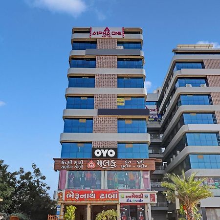 Collection O Alpha One Hotel Ahmedabad Exterior foto