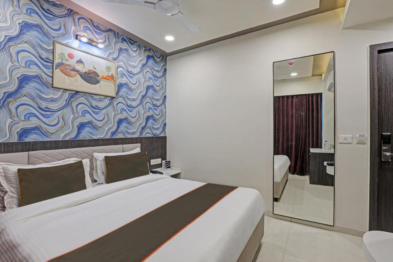 Collection O Alpha One Hotel Ahmedabad Exterior foto