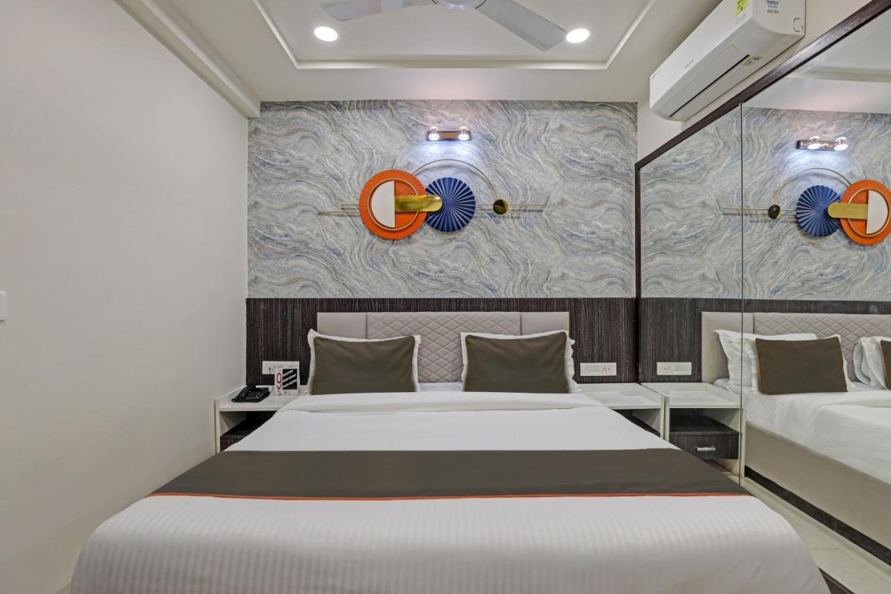 Collection O Alpha One Hotel Ahmedabad Exterior foto