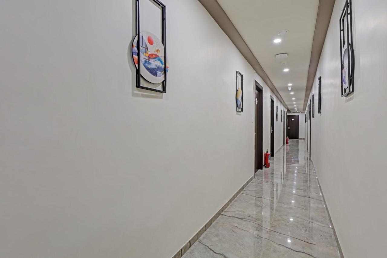 Collection O Alpha One Hotel Ahmedabad Exterior foto